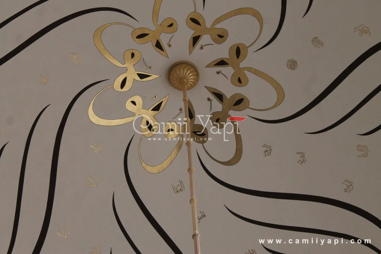 Floral rosette motif on the ceiling