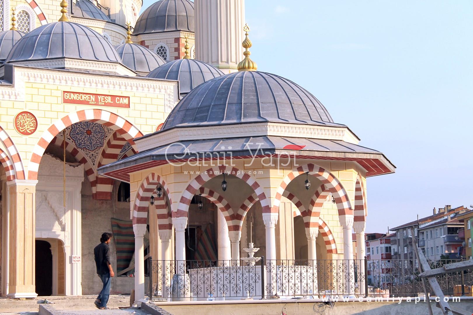 Metal kubbe örtülü şadırvan