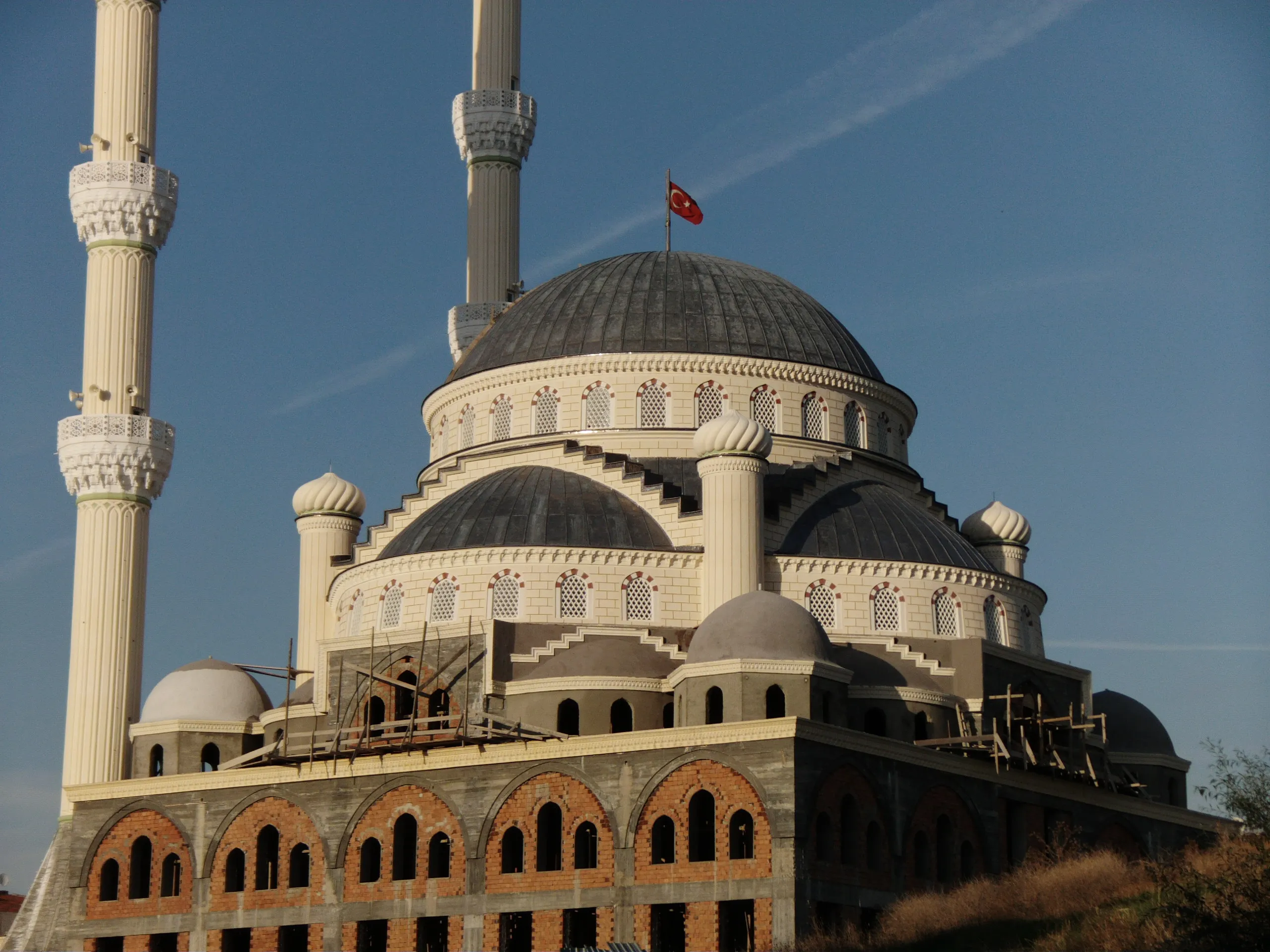 gungoren-yesil-cami-a212.webp