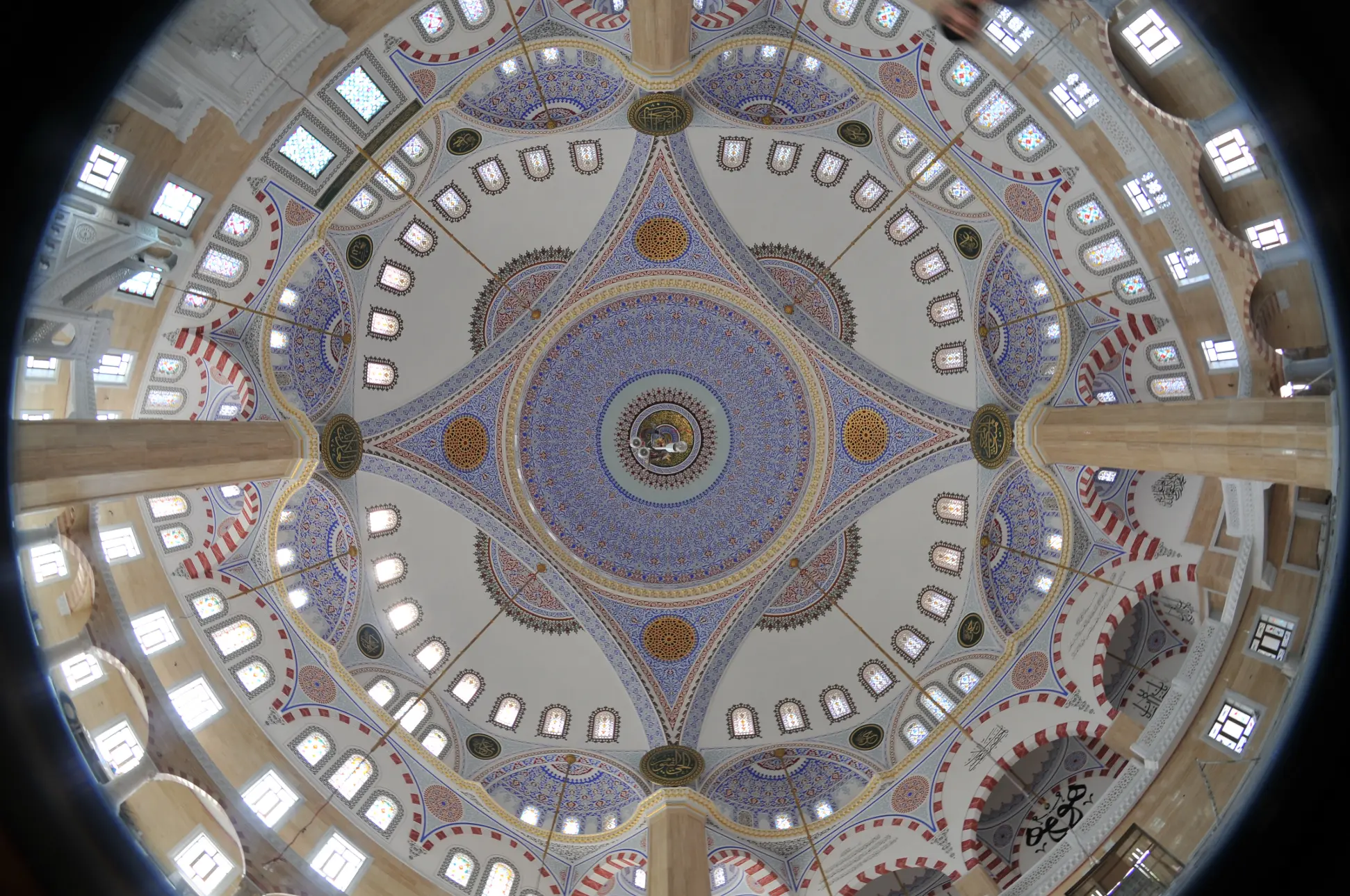 gungoren-yesil-cami-a477.webp
