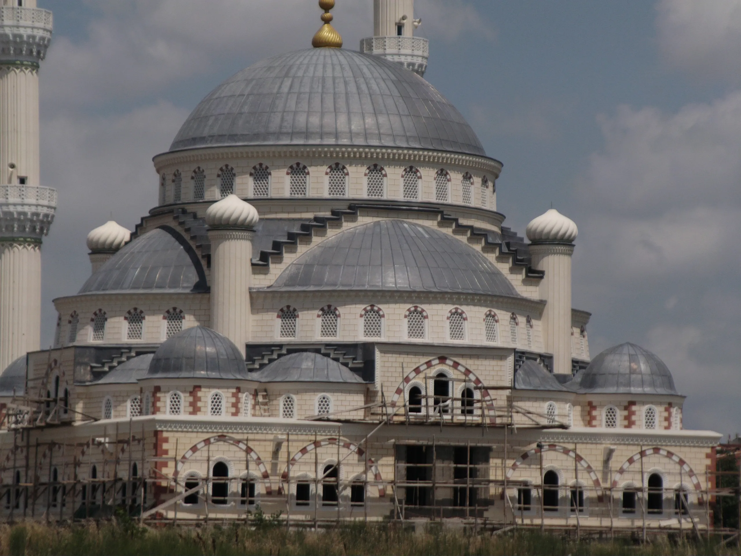 gungoren-yesil-cami-a670.webp