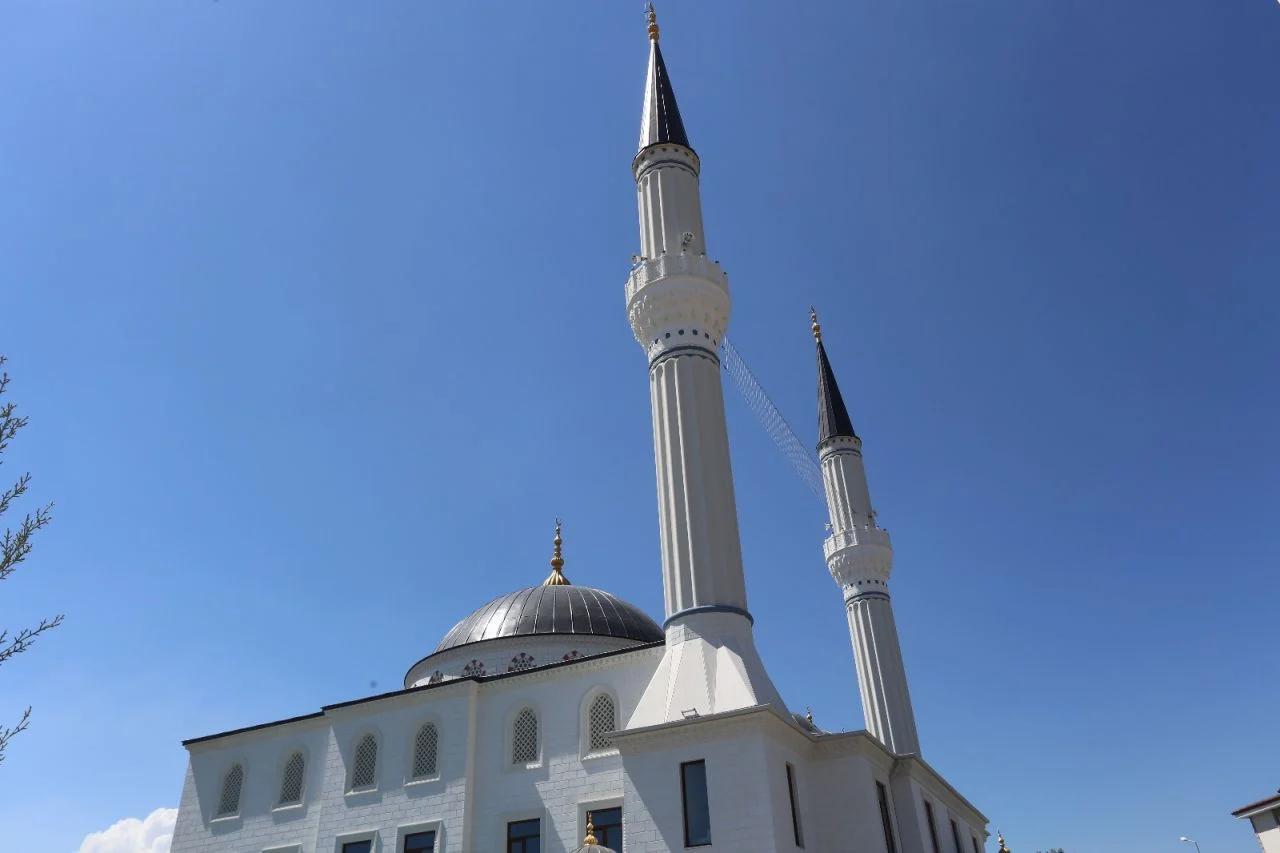 kadriye-binek-cami-a655.webp