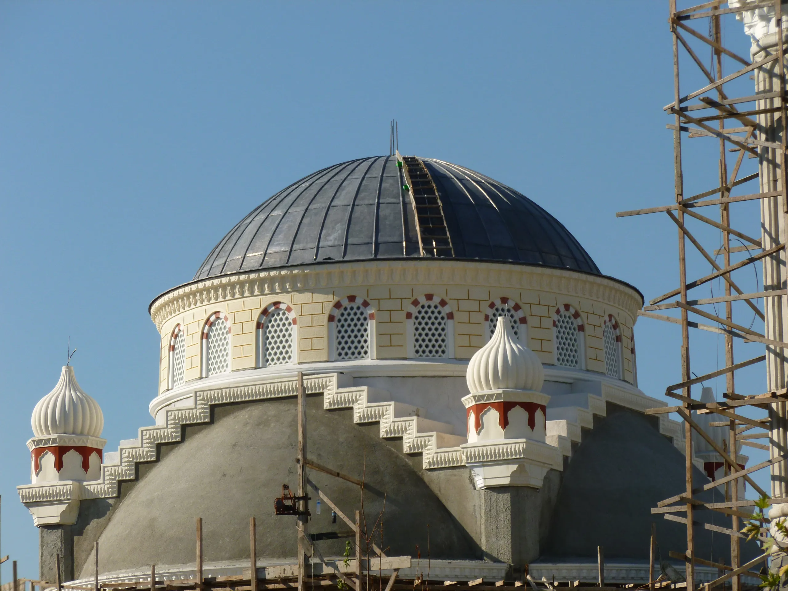 uhud-cami-a274.webp