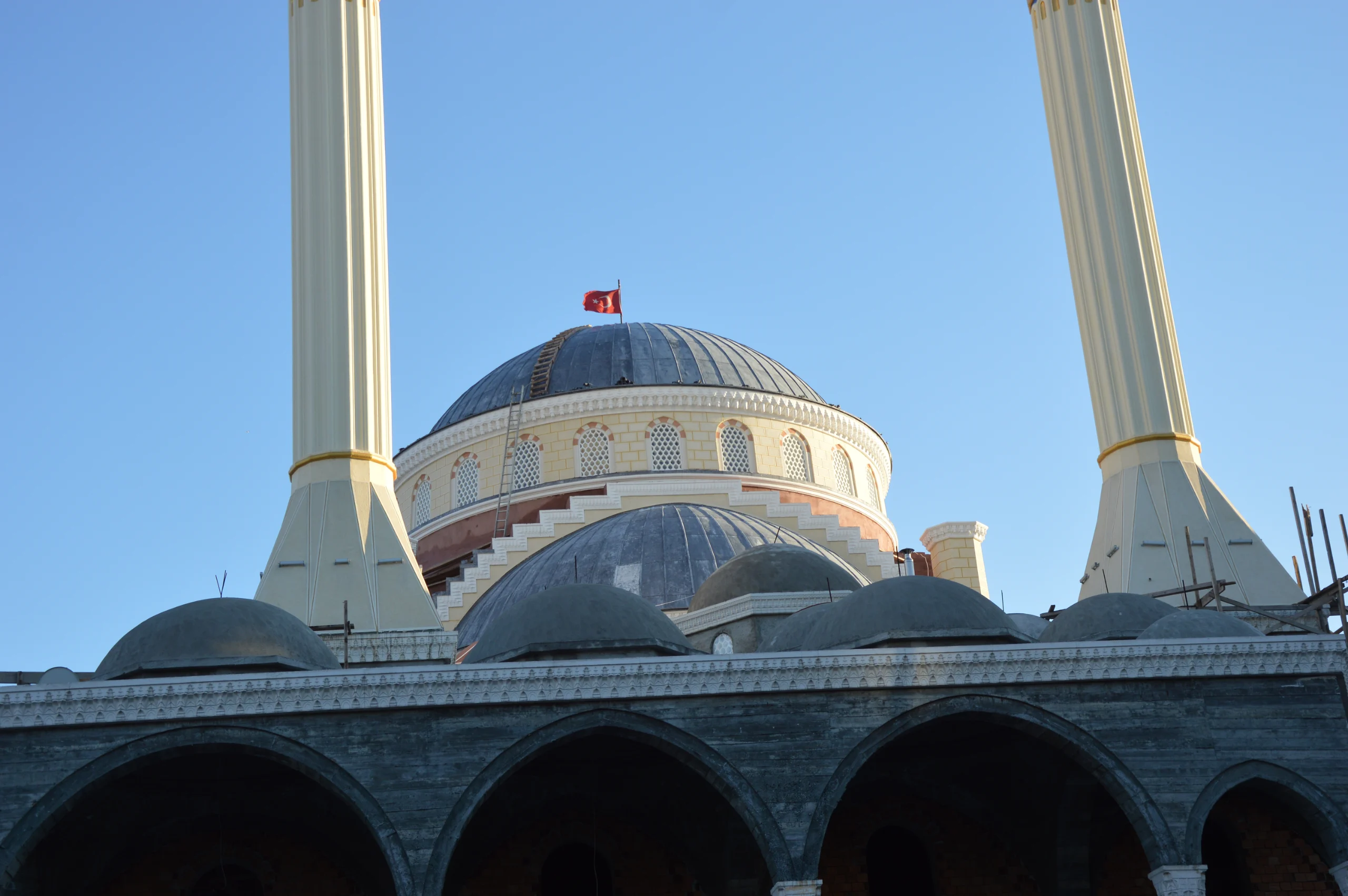 yeni-bosna-merkez-cami-a979.webp